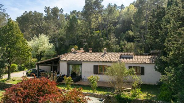 A VENDRE EN EXCLUSIVITÉ ! LORGUES Maison de plain-pied 4 pièces de 115 m² sur 2600 m² de terrain