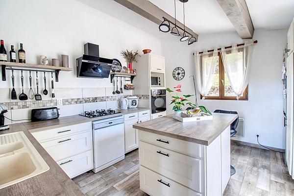 A VENDRE EN EXCLUSIVITÉ ! LORGUES Maison de plain-pied 4 pièces de 115 m² sur 2600 m² de terrain