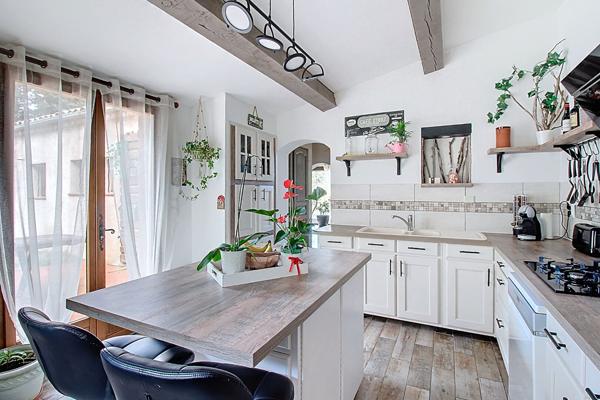 A VENDRE EN EXCLUSIVITÉ ! LORGUES Maison de plain-pied 4 pièces de 115 m² sur 2600 m² de terrain