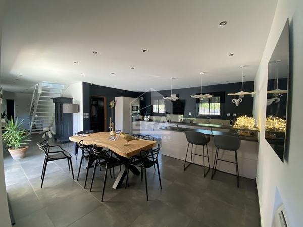 Villa 5 pièces avec piscine à Saumane de Vaucluse