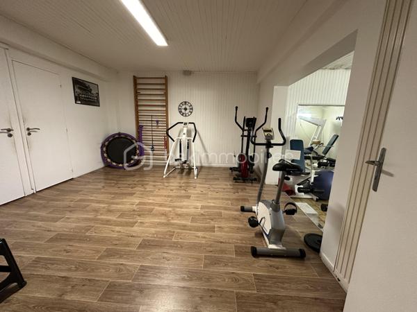 Local d activites de 219 m²