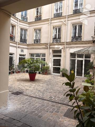 rue J.-P. Timbaud, Paris 11e. T2 de 41,64 m², 2e. Ancien typique, sur cour. DPE F