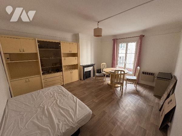rue J.-P. Timbaud, Paris 11e. T2 de 41,64 m², 2e. Ancien typique, sur cour. DPE F