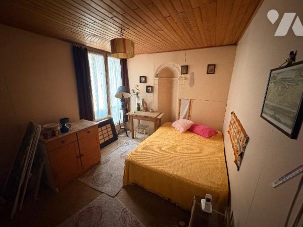 rue J.-P. Timbaud, Paris 11e. T2 de 41,64 m², 2e. Ancien typique, sur cour. DPE F