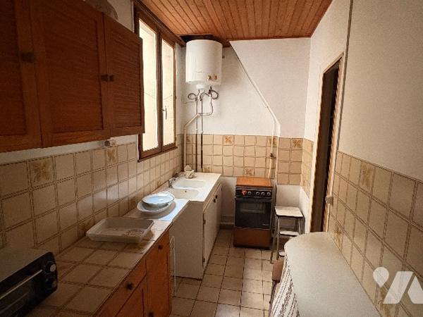 rue J.-P. Timbaud, Paris 11e. T2 de 41,64 m², 2e. Ancien typique, sur cour. DPE F