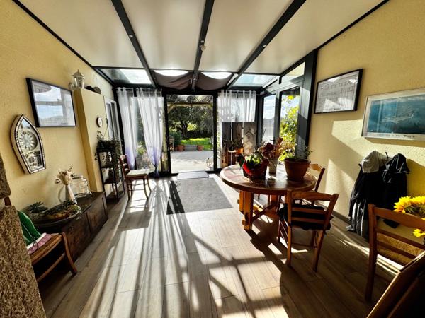 Maison spacieuse avec jardin fleuri et piscine intérieure LANDEDA (29)