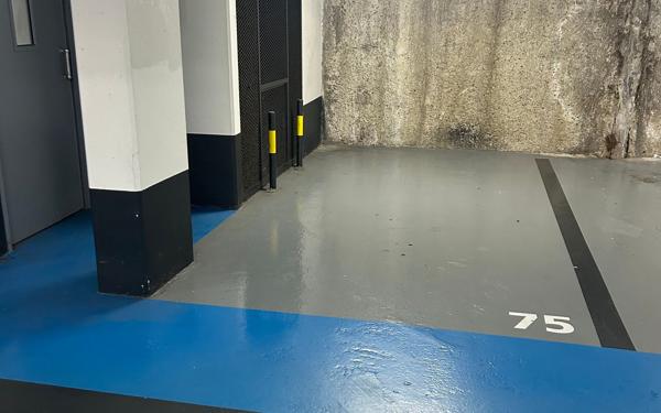 Stationnement à louer