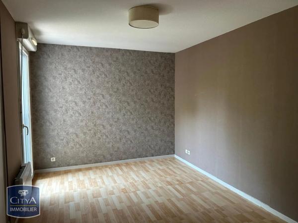 Appartement à louer 2 pièces 51.38m² Oyonnax (01100)