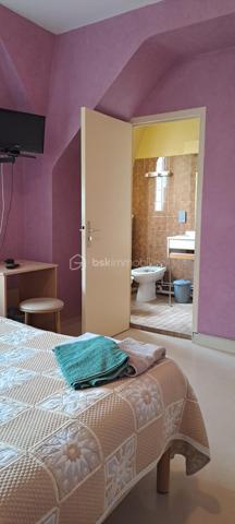 Local d activites de 650 m²