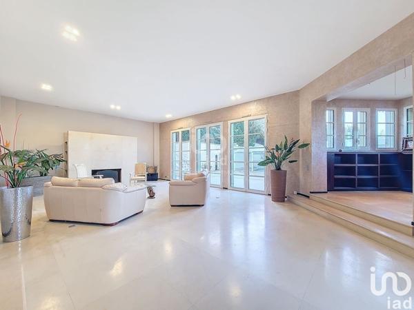 Maison à vendre 14 pièces 850 m² Bougival