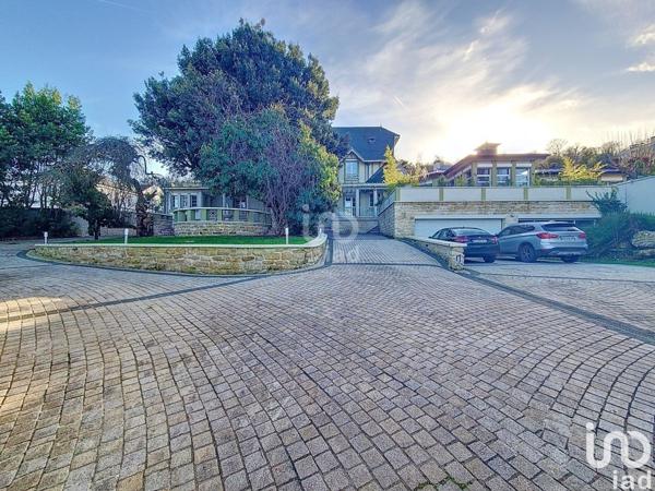 Maison à vendre 14 pièces 850 m² Bougival