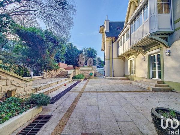 Maison à vendre 14 pièces 850 m² Bougival