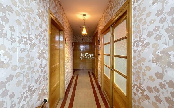 Maison à vendre    4 pièces •  Montluçon