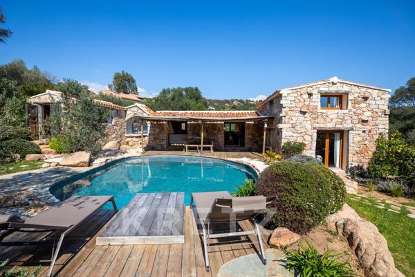 BERGERIE AVEC PISCINE ET VUE MER A PALOMBAGGIA