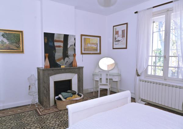 MAISON DE MAÎTRE AVEC DEPENDANCE, PARC, PISCINE, PROCHE PERPIGNAN