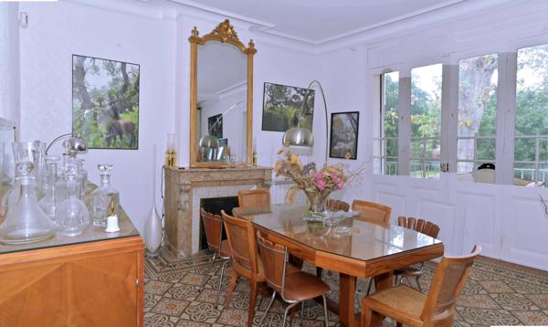 MAISON DE MAÎTRE AVEC DEPENDANCE, PARC, PISCINE, PROCHE PERPIGNAN