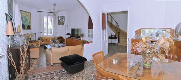 MAISON DE MAÎTRE AVEC DEPENDANCE, PARC, PISCINE, PROCHE PERPIGNAN
