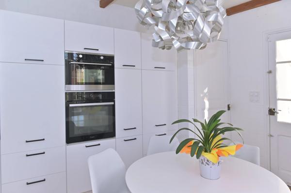 MAISON DE MAÎTRE AVEC DEPENDANCE, PARC, PISCINE, PROCHE PERPIGNAN