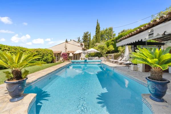 Charmante villa dans un domaine prisé