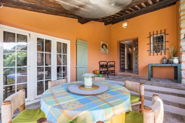 Charmante villa dans un domaine prisé