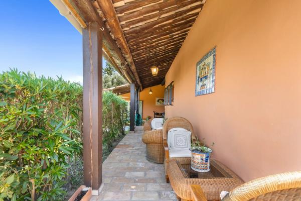 Charmante villa dans un domaine prisé