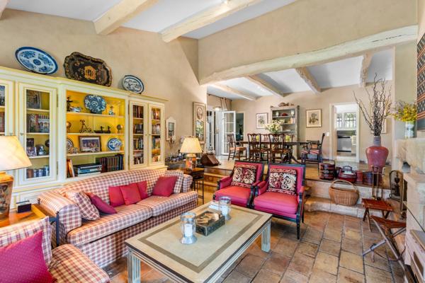 Charmante villa dans un domaine prisé