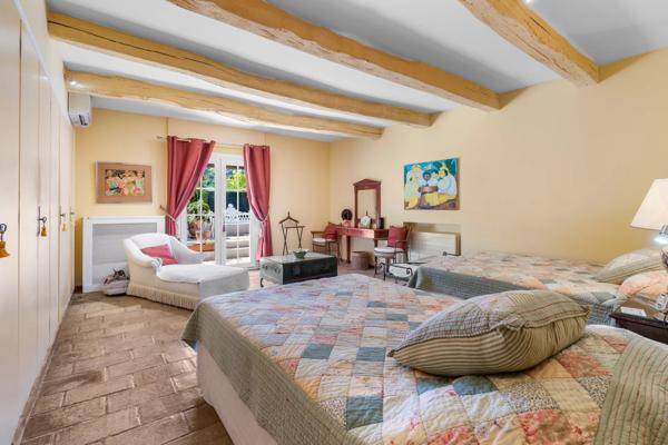 Charmante villa dans un domaine prisé