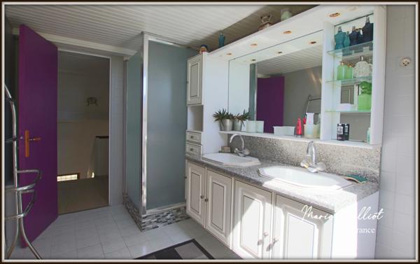 Maison à vendre 7p, 194m², Le Malesherbois, plain-pied, école, RER, séjour spacieux, double garage, 5 chambres