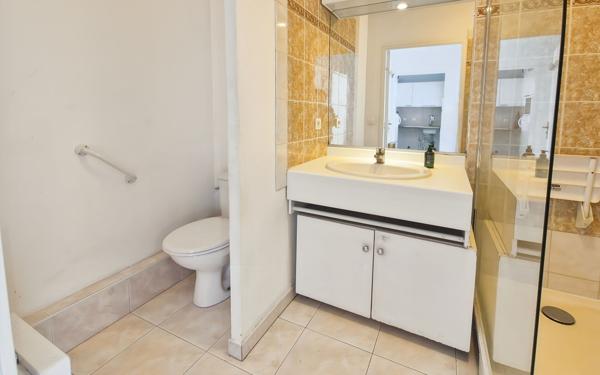 Appartement à vendre    2 pièces • 37,42 m2 Saint-Laurent-du-Var