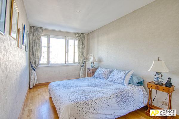 Versailles Rive-Droite Appartement 5 pièces 110.41 m² carrez 6ème étage avec ascenseur cave et parkings €645 000 ** - Référence 25666