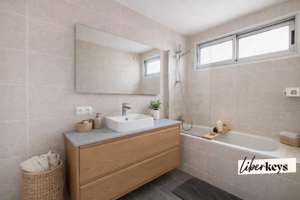 Appartement T4 de 99m² avec loggia fermée - 13002 La Joliette