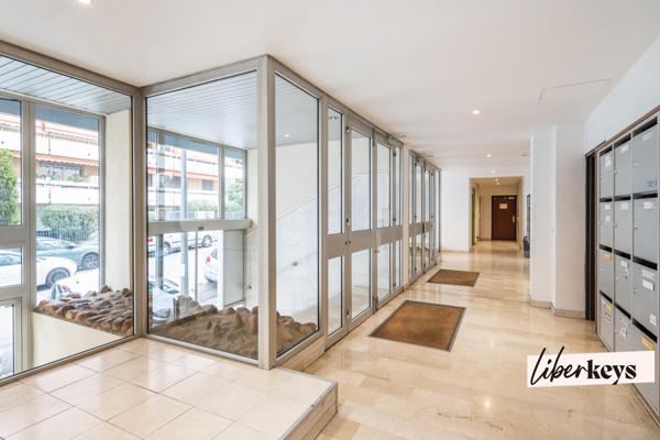 Appartement T4 de 99m² avec loggia fermée - 13002 La Joliette