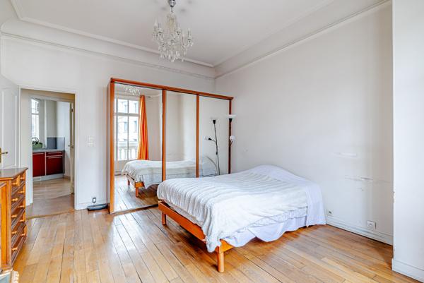 Bonne Nouvelle - Très bel appartement haussmannien - 2 chambres - Balcon - Ascenseur