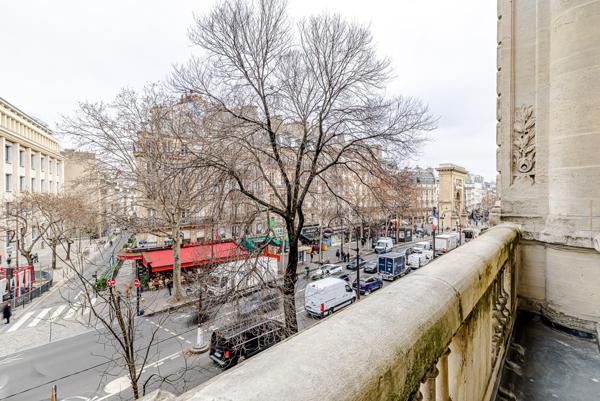 Bonne Nouvelle - Très bel appartement haussmannien - 2 chambres - Balcon - Ascenseur