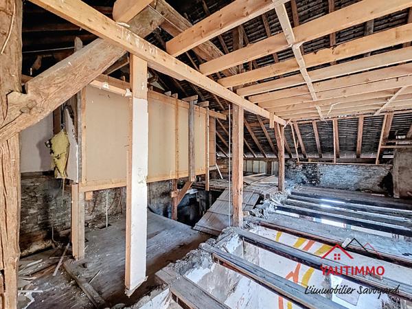 Fillinges (74250) Corps de ferme à rénover à Fillinges (74250) – potentiel 200 m² habitables + 50 m² garage