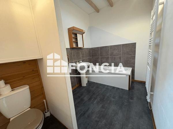 Location Maison 2 pièces 77 m² - 14 PASSAGE DU MULETIER Ambutrix 01500