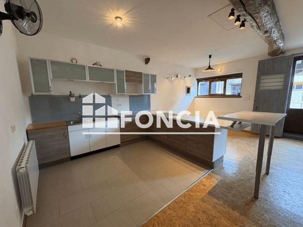 Location Maison 2 pièces 77 m² - 14 PASSAGE DU MULETIER Ambutrix 01500