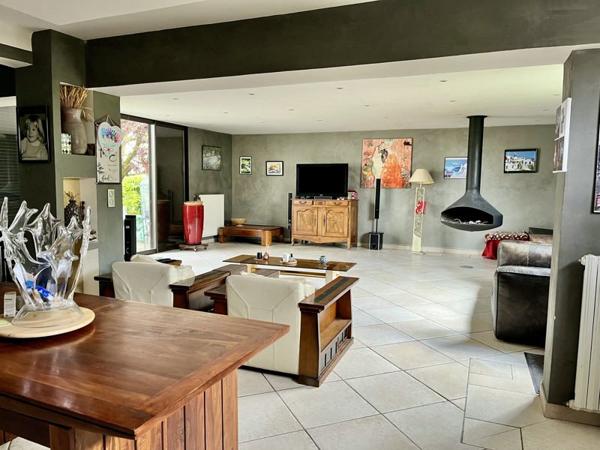 Maison à vendre |  Vierzon |  7 pièces | 151 m²