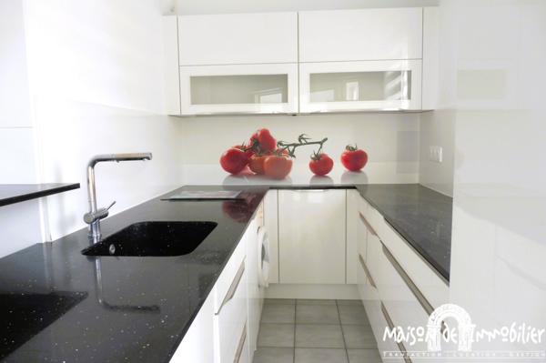 VENTE A VAUX SUR MER - LUMINEUX APPARTEMENT A 2 PAS DE LA MER - GARAGE - LIMITROPHE ROYAN