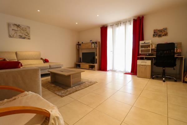 Maison familiale avec piscine à Bernis, aux portes de Nîmes