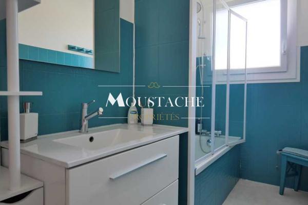 MAISON FAMILIALE ENTIEREMENT RÉNOVÉE - PISCINE & 15 MINUTES A PIED PLAGE ET CENTRE-VILLE -