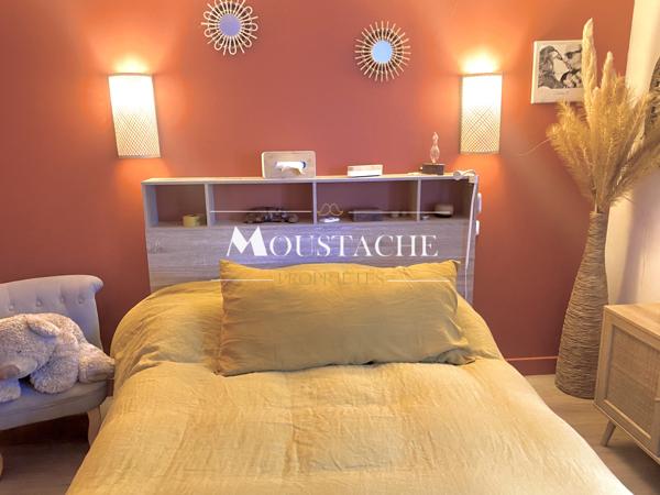 MAISON FAMILIALE ENTIEREMENT RÉNOVÉE - PISCINE & 15 MINUTES A PIED PLAGE ET CENTRE-VILLE -