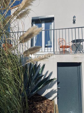 MAISON FAMILIALE ENTIEREMENT RÉNOVÉE - PISCINE & 15 MINUTES A PIED PLAGE ET CENTRE-VILLE -