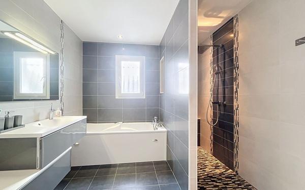 Maison à vendre    4 pièces •  Salles-sur-Mer