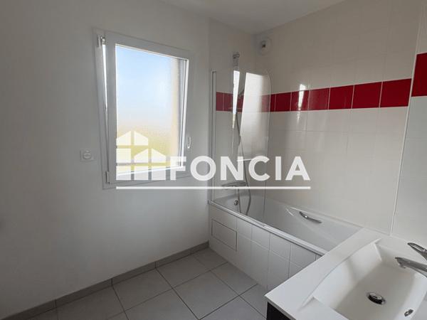 Location Appartement 2 pièces 57.24 m² - BAT A - PORTE 21 Niort 79000