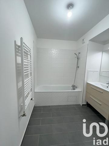 Appartement 3 pièces de 63 m² à Romainville (93230)