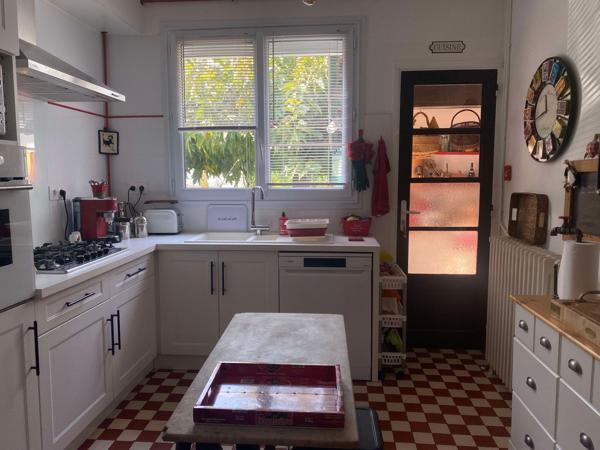 MAISON AVEC JARDIN ET GARAGE QUARTIER DES CASTORS