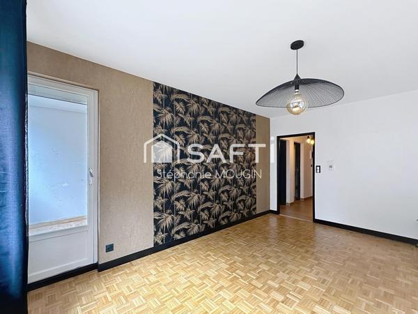 Appartement rénové avec goût, 3 chambres, loggia
