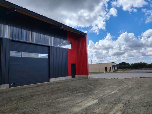 Location / Local Industriel / Bâtiment à Ploudaniel (29260)