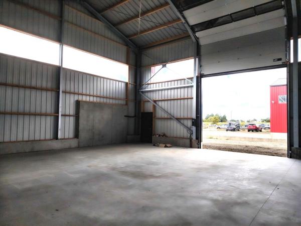 Location / Local Industriel / Bâtiment à Ploudaniel (29260)
